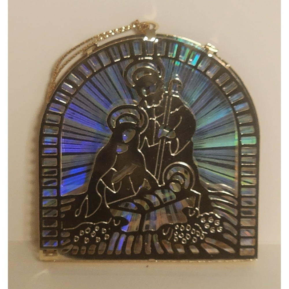 Avon Christmas Reflections Nativity Scene Ornament - Picture 2 of 5